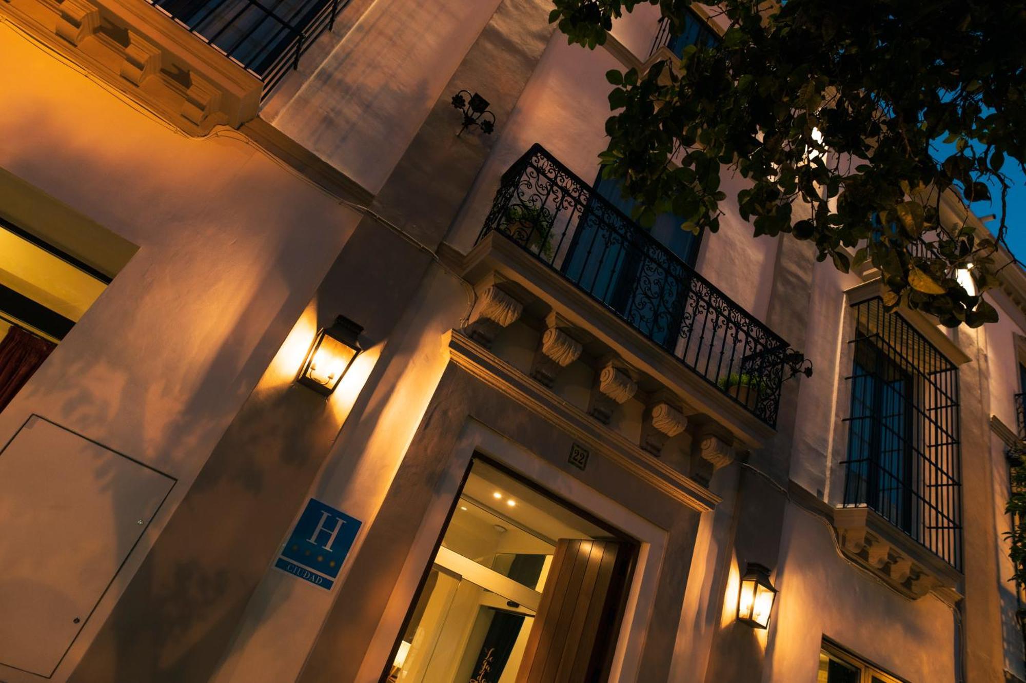 Hotel Legado Magdalena Seville